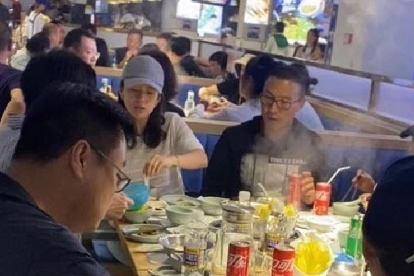 连续两个“20cm涨停”！双飞集团股价创历史新高，1.35万股民嗨了