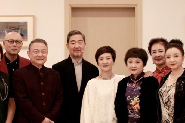 特朗普说美企可买金卡延揽顶尖留学生