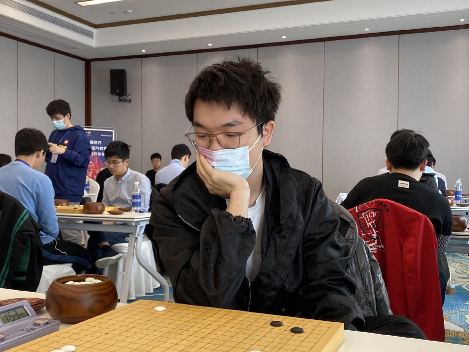 盘前:航天概念股整体走高 纳指期货涨0.4%
